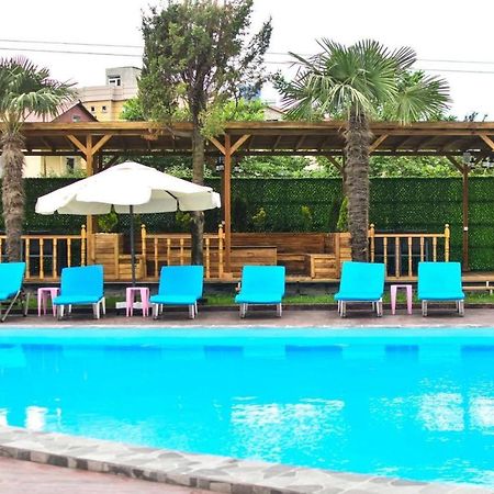 Hotel Genatsvale Batumi Bagian luar foto