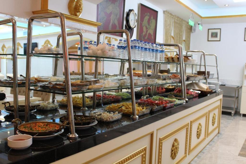 Hotel Genatsvale Batumi Bagian luar foto