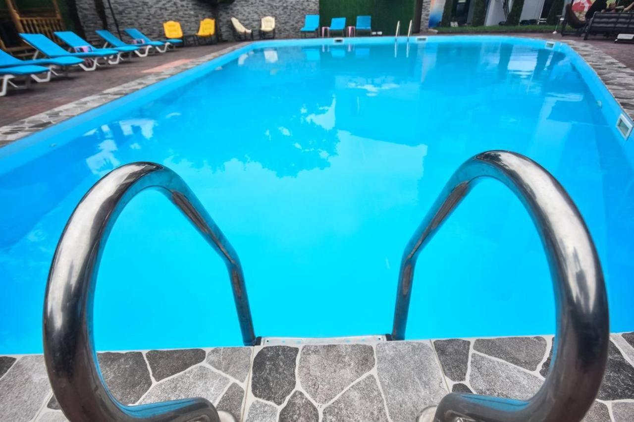 Hotel Genatsvale Batumi Bagian luar foto