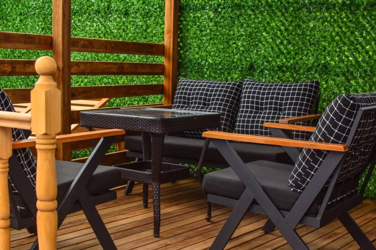 Hotel Genatsvale Batumi Bagian luar foto