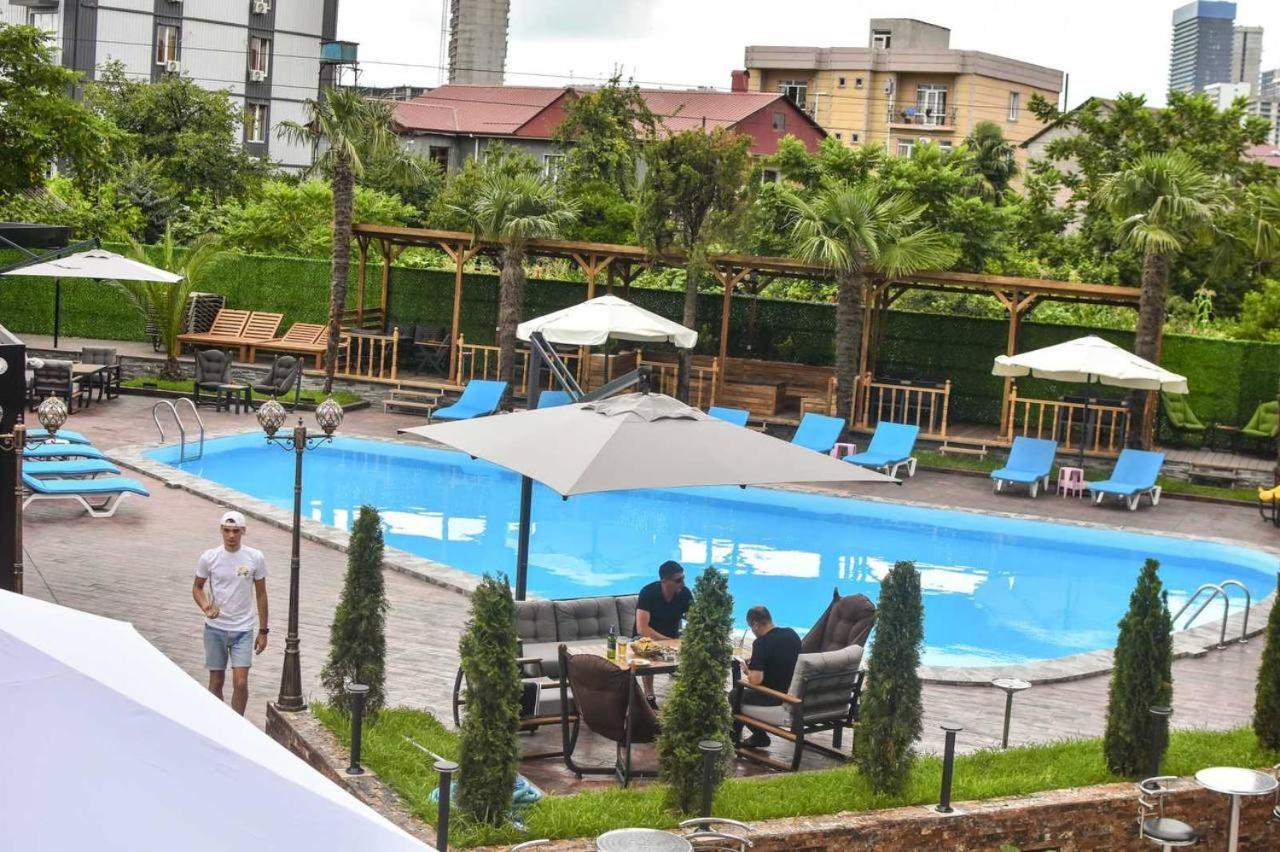 Hotel Genatsvale Batumi Bagian luar foto