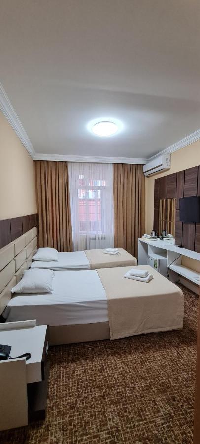 Hotel Genatsvale Batumi Bagian luar foto